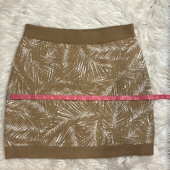 NWT Michael Kors sweater knit mini skirt and tank set M - Picture 13 of 15